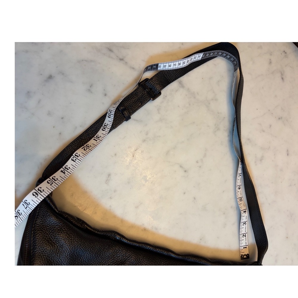 Borse in Pelle Black Pebbled Leather Oversized Sling Bag Crescent Adjustable - Picture 5 of 10